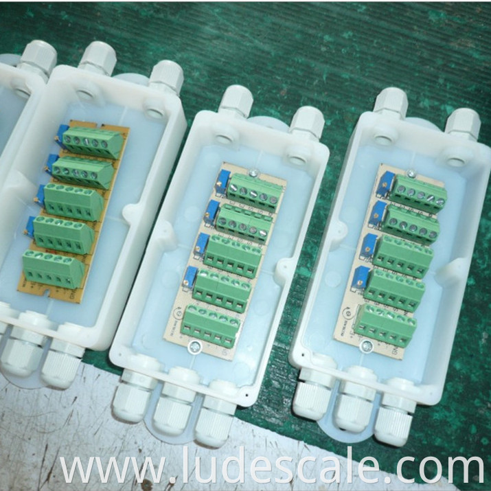 plastic junction box10